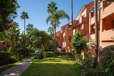 Middle Floor Apartment in Estepona