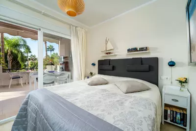 Middle Floor Apartment in Estepona