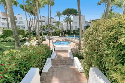 Middle Floor Apartment in Elviria