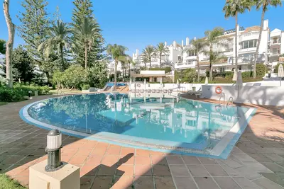 Middle Floor Apartment in Elviria