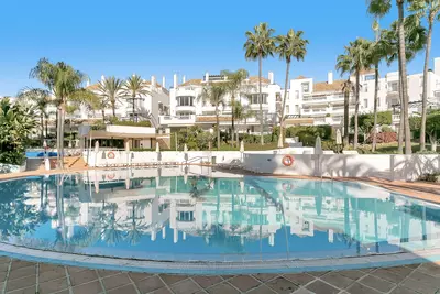 Middle Floor Apartment in Elviria