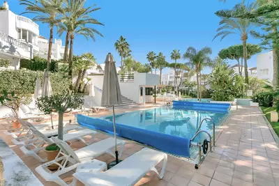 Middle Floor Apartment in Elviria