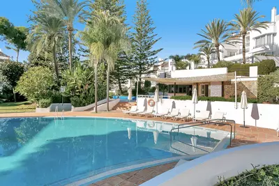 Middle Floor Apartment in Elviria