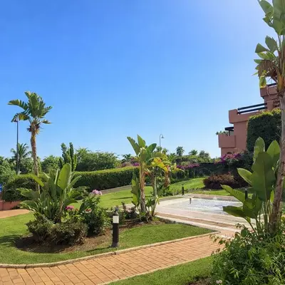 Middle Floor Apartment in Estepona