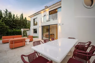 Detached Villa in Nueva Andalucía