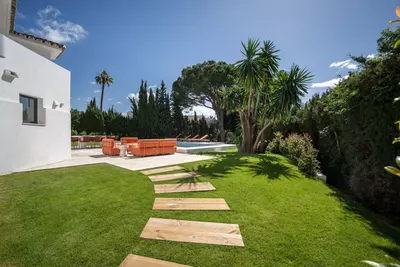 Detached Villa in Nueva Andalucía