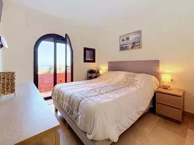 Middle Floor Apartment in Manilva