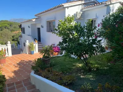Detached Villa in Elviria