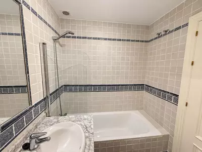 Top Floor Apartment in Nueva Andalucía