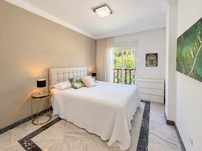 Top Floor Apartment in Nueva Andalucía