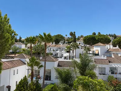 Top Floor Apartment in Nueva Andalucía