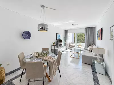 Top Floor Apartment in Nueva Andalucía