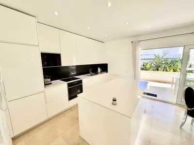 Middle Floor Apartment in Estepona