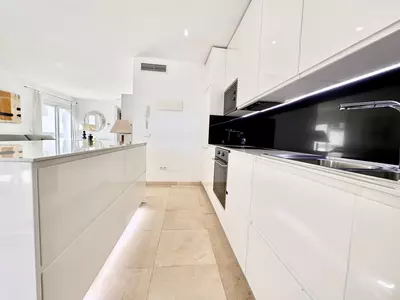 Middle Floor Apartment in Estepona