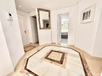 Middle Floor Apartment in Estepona
