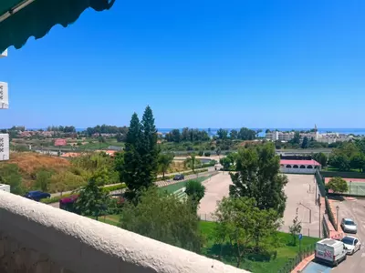 Middle Floor Apartment in Estepona