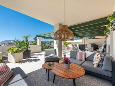 Middle Floor Apartment in Nueva Andalucía