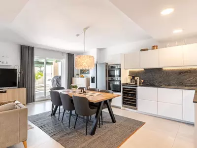 Middle Floor Apartment in Nueva Andalucía
