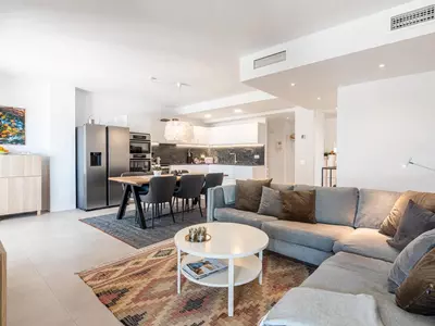 Middle Floor Apartment in Nueva Andalucía