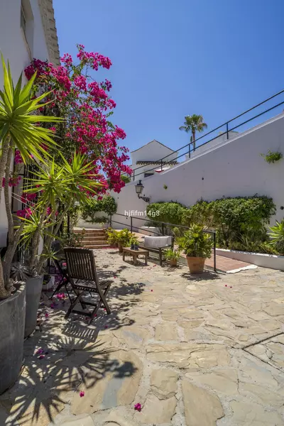 Townhouse in Nueva Andalucía