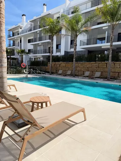 Middle Floor Apartment in Estepona