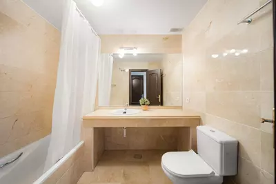 Middle Floor Apartment in Nueva Andalucía