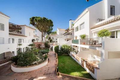 Middle Floor Apartment in Nueva Andalucía