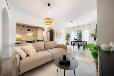 Middle Floor Apartment in Nueva Andalucía