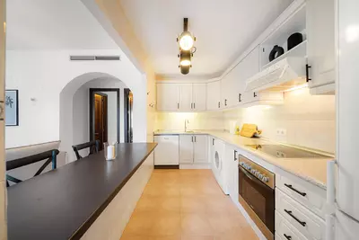 Middle Floor Apartment in Nueva Andalucía