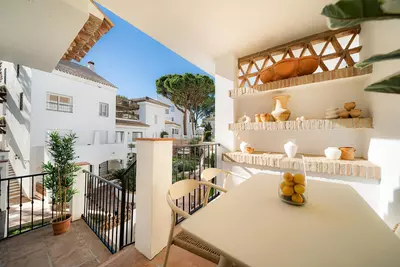 Middle Floor Apartment in Nueva Andalucía