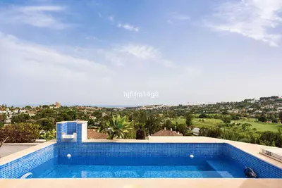 Penthouse in Nueva Andalucía