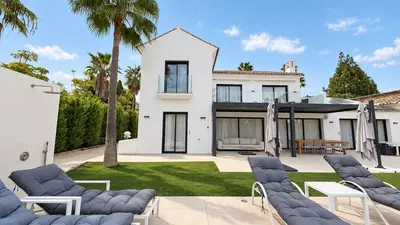 Detached Villa in Guadalmina Baja
