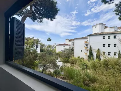 Middle Floor Apartment in Elviria