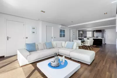 Top Floor Apartment in Puerto Banús