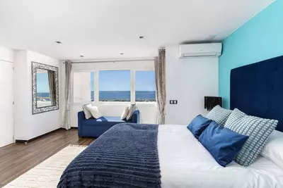 Top Floor Apartment in Puerto Banús