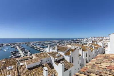 Top Floor Apartment in Puerto Banús