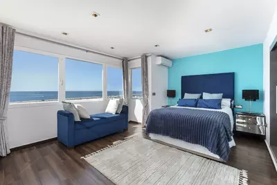 Top Floor Apartment in Puerto Banús