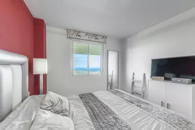 Middle Floor Apartment in Casares Playa