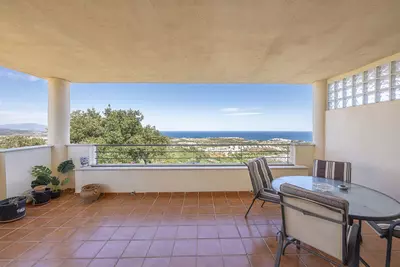 Middle Floor Apartment in Casares Playa