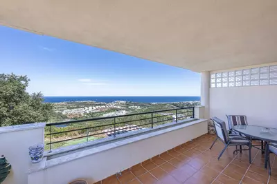 Middle Floor Apartment in Casares Playa