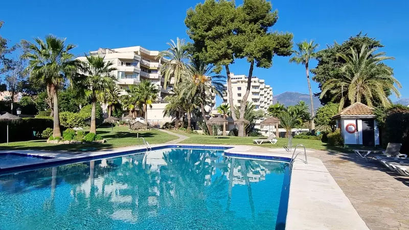 Middle Floor Apartment in Estepona
