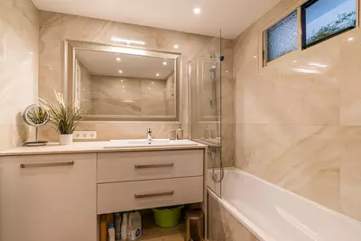 Middle Floor Apartment in Estepona