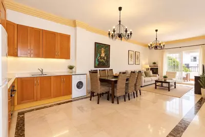 Middle Floor Apartment in Nueva Andalucía