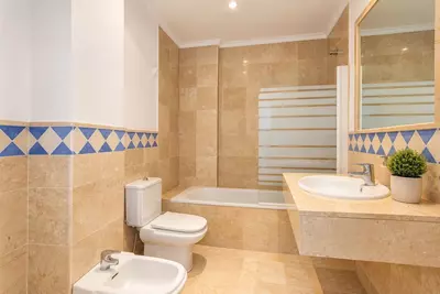 Middle Floor Apartment in Nueva Andalucía