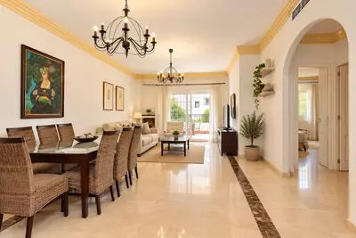 Middle Floor Apartment in Nueva Andalucía