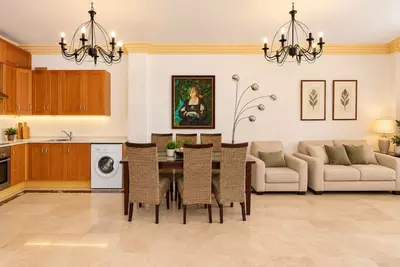 Middle Floor Apartment in Nueva Andalucía