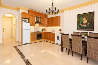 Middle Floor Apartment in Nueva Andalucía