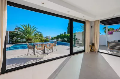 Detached Villa in Elviria