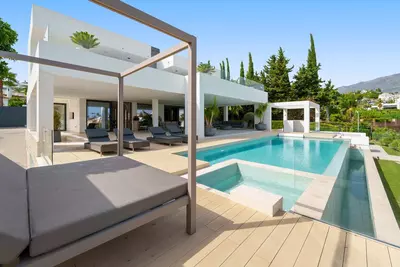 Detached Villa in Nueva Andalucía