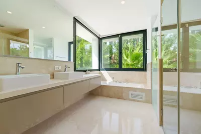 Detached Villa in Nueva Andalucía